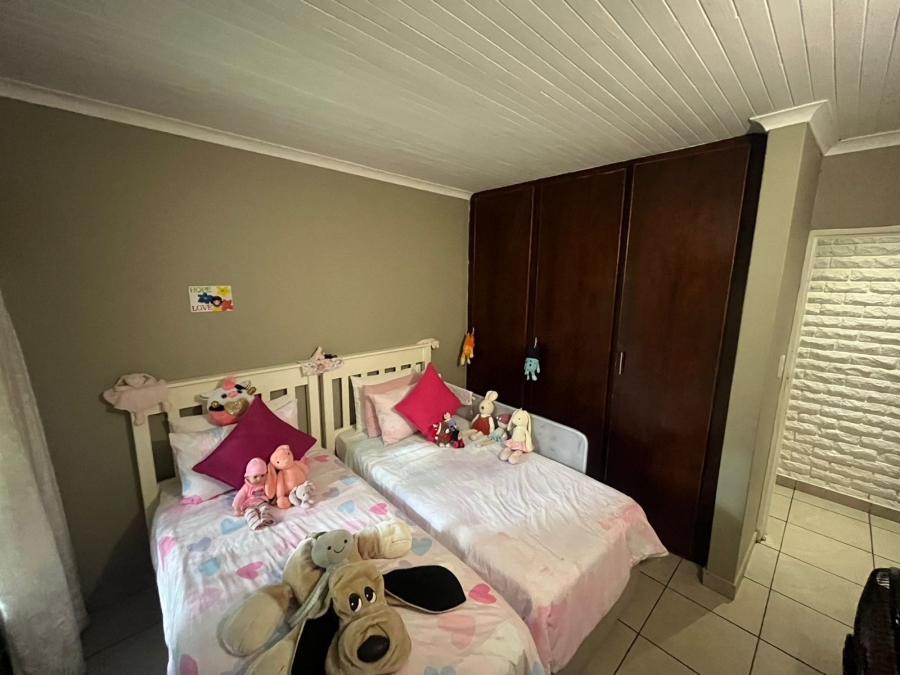 3 Bedroom Property for Sale in Safari Gardens North West